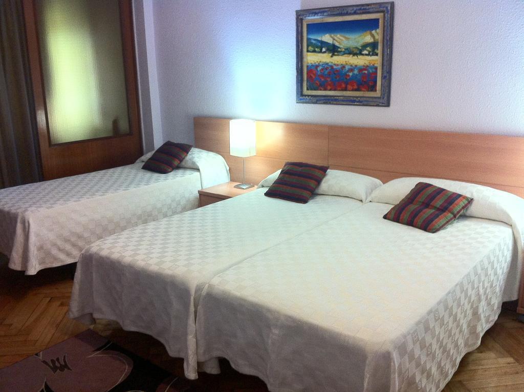 Hostal Del Carmen Santander Rum bild