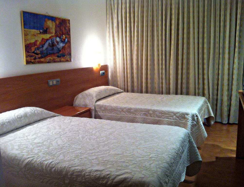 Hostal Del Carmen Santander Rum bild