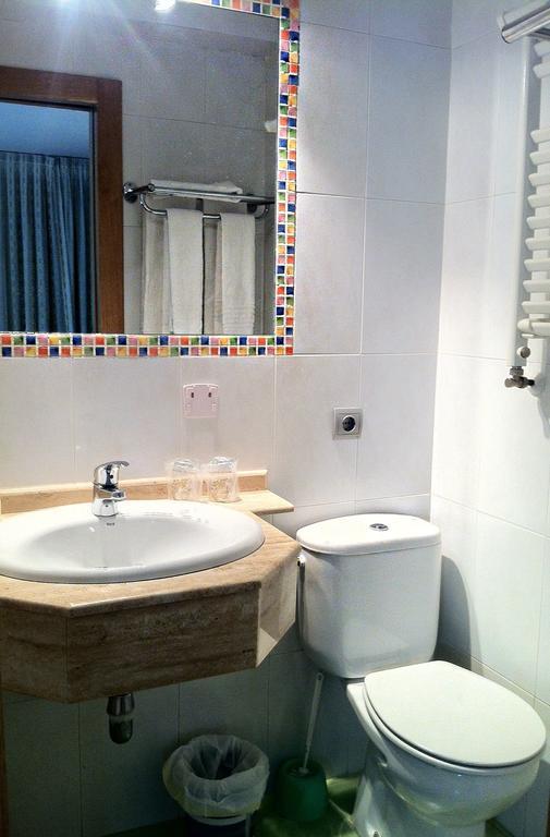 Hostal Del Carmen Santander Rum bild