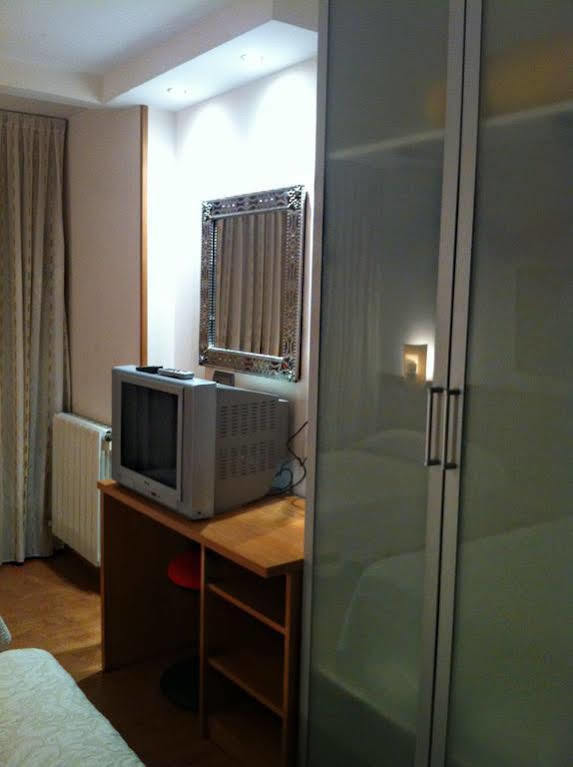 Hostal Del Carmen Santander Exteriör bild